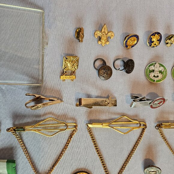 Lot of Vintage (1960s) Boy Scouts of America (BSA) Service Pins 50-Year & Clips - Picture 7 of 15